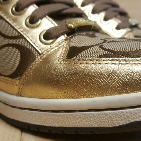 *SOLD* COACH SIGNATURE HIGH TOPS BASKETBALL - Picture 4 of 8